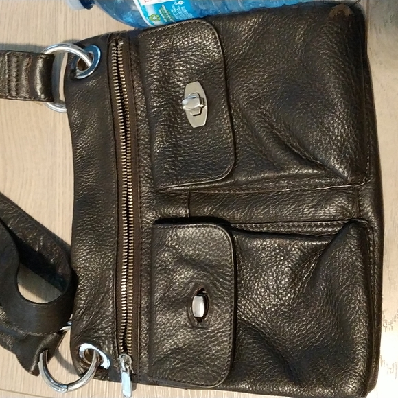 ❌❌❌SOLD❌❌❌Danier brown pebble leather zipper crossbody bag - Picture 3 of 6